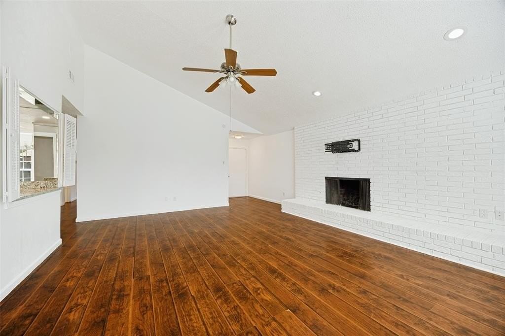 1506 Hindsdale Dr - Photo 4 of 25