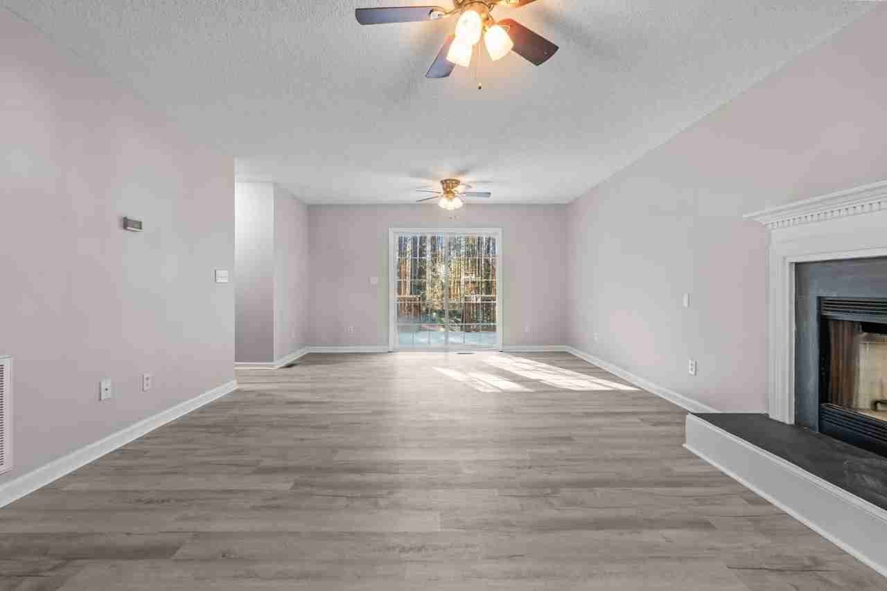 82 Stonecliff Ln - Photo 2 of 40