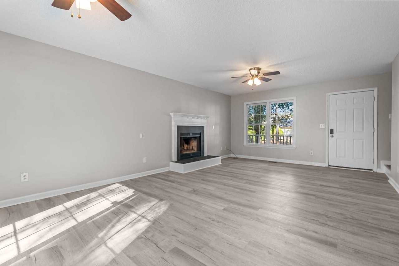 82 Stonecliff Ln - Photo 5 of 40