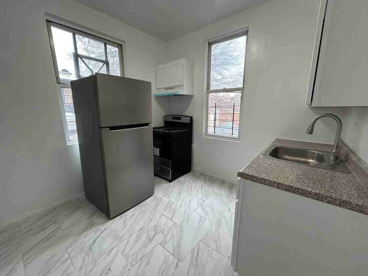 1819 Palisade Pl #1 - Photo 5 of 7