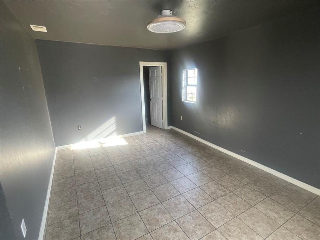 621 Nowahy Ave - Photo 3 of 11