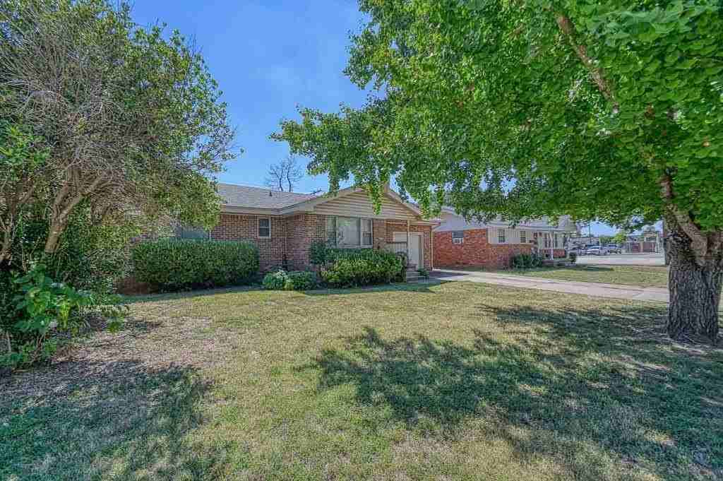 1428 Lindale Ave - Photo 3 of 28