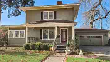 featured image of 609 N Ash St