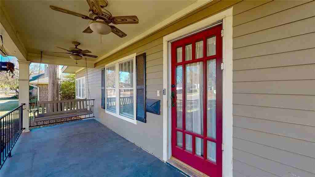 609 N Ash St - Photo 4 of 30