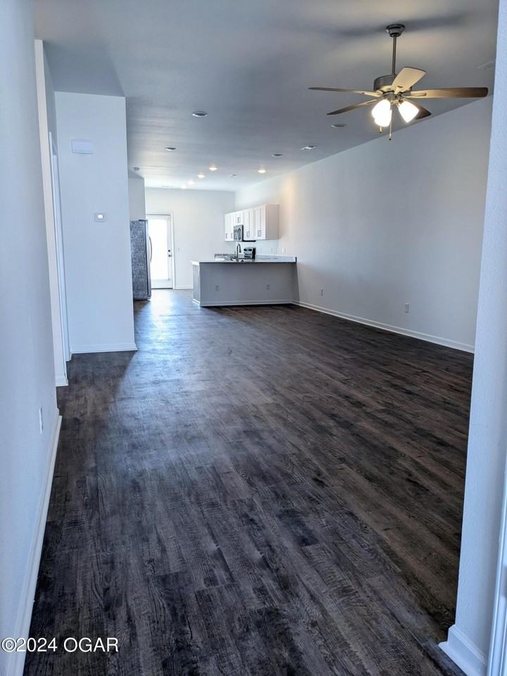 707 Short Leaf Ln - Photo 3 of 23