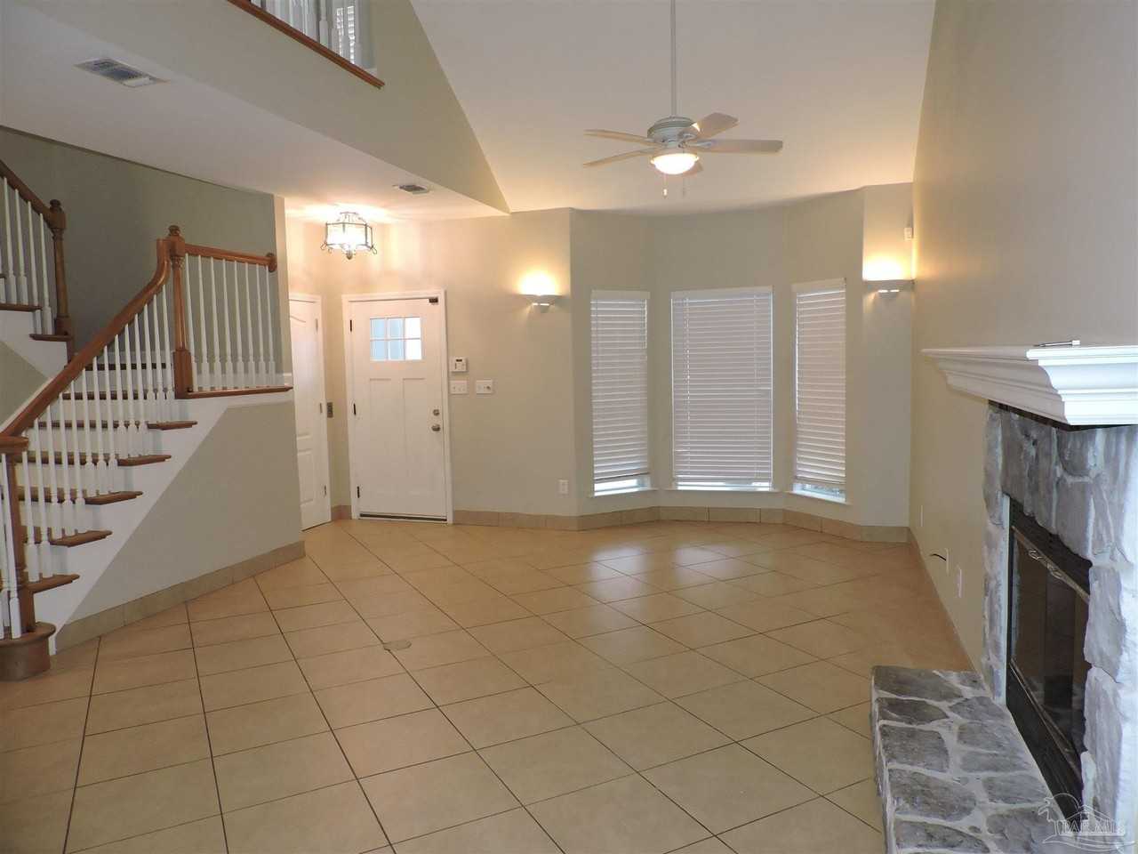 6423 Lake Charlene Ln - Photo 5 of 39