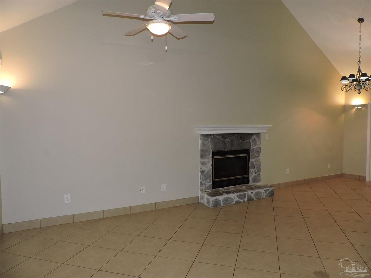 6423 Lake Charlene Ln - Photo 6 of 39