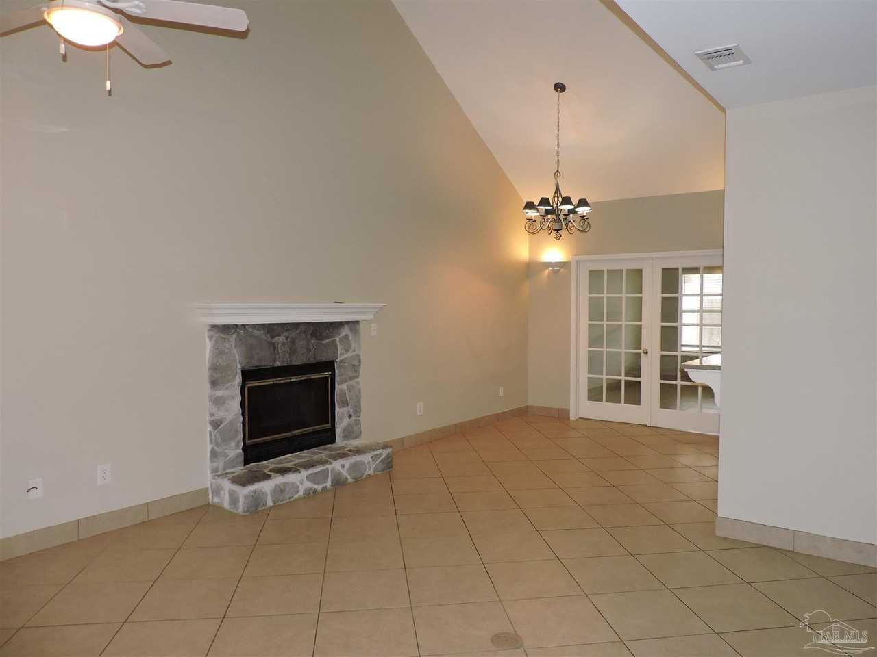 6423 Lake Charlene Ln - Photo 7 of 39