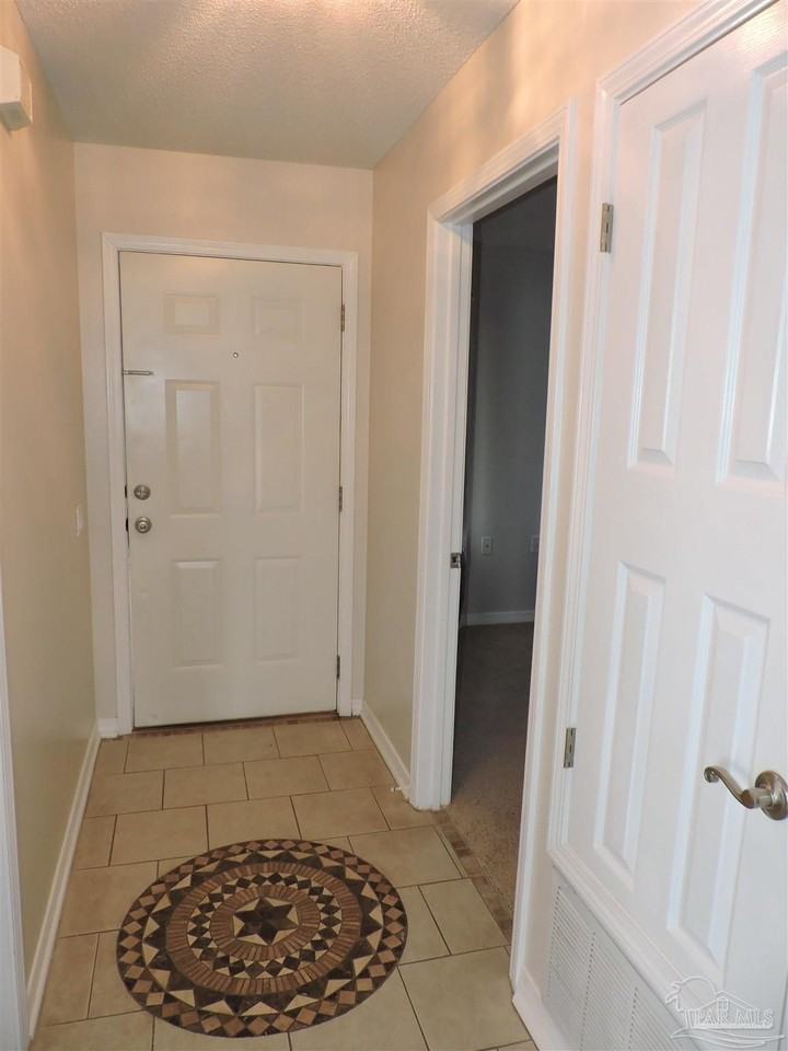 1100 Sweetbriar St - Photo 2 of 21