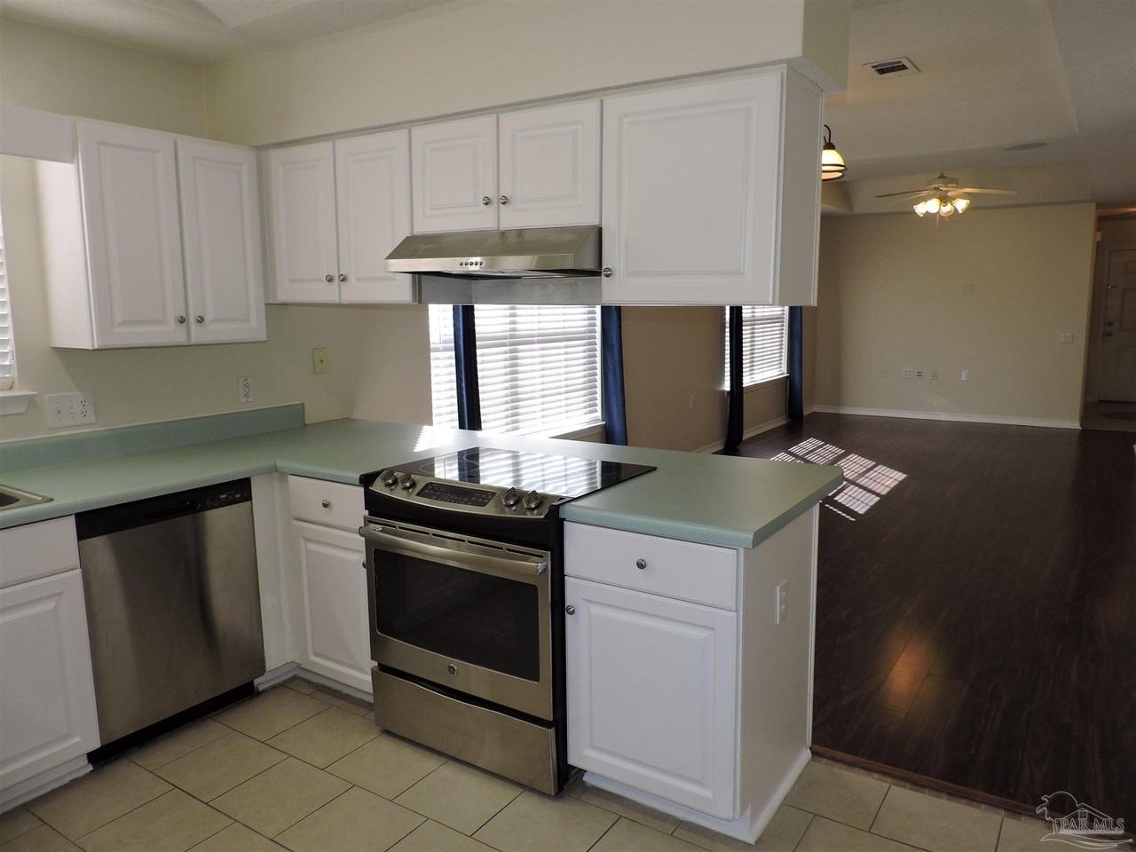 1100 Sweetbriar St - Photo 7 of 21