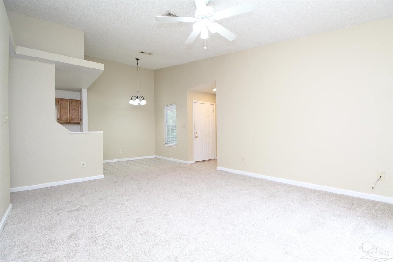 601 N 61st Ave Apt D - Photo 2 of 15