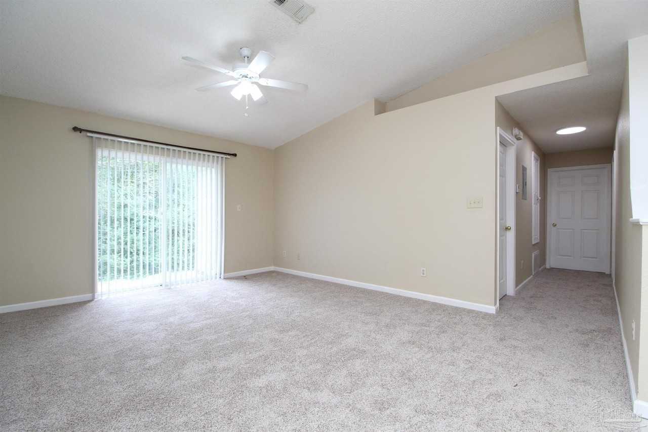 601 N 61st Ave Apt D - Photo 3 of 15