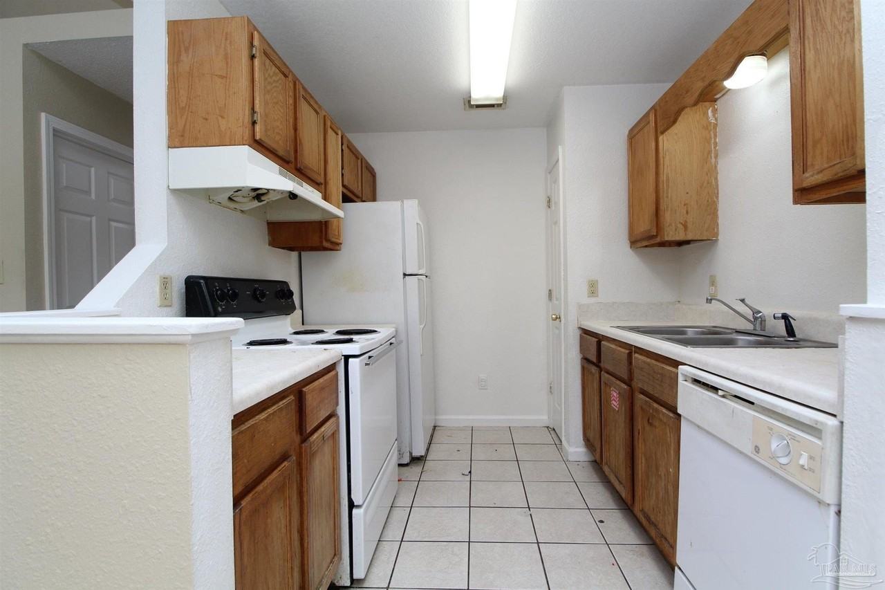 601 N 61st Ave Apt D - Photo 6 of 15