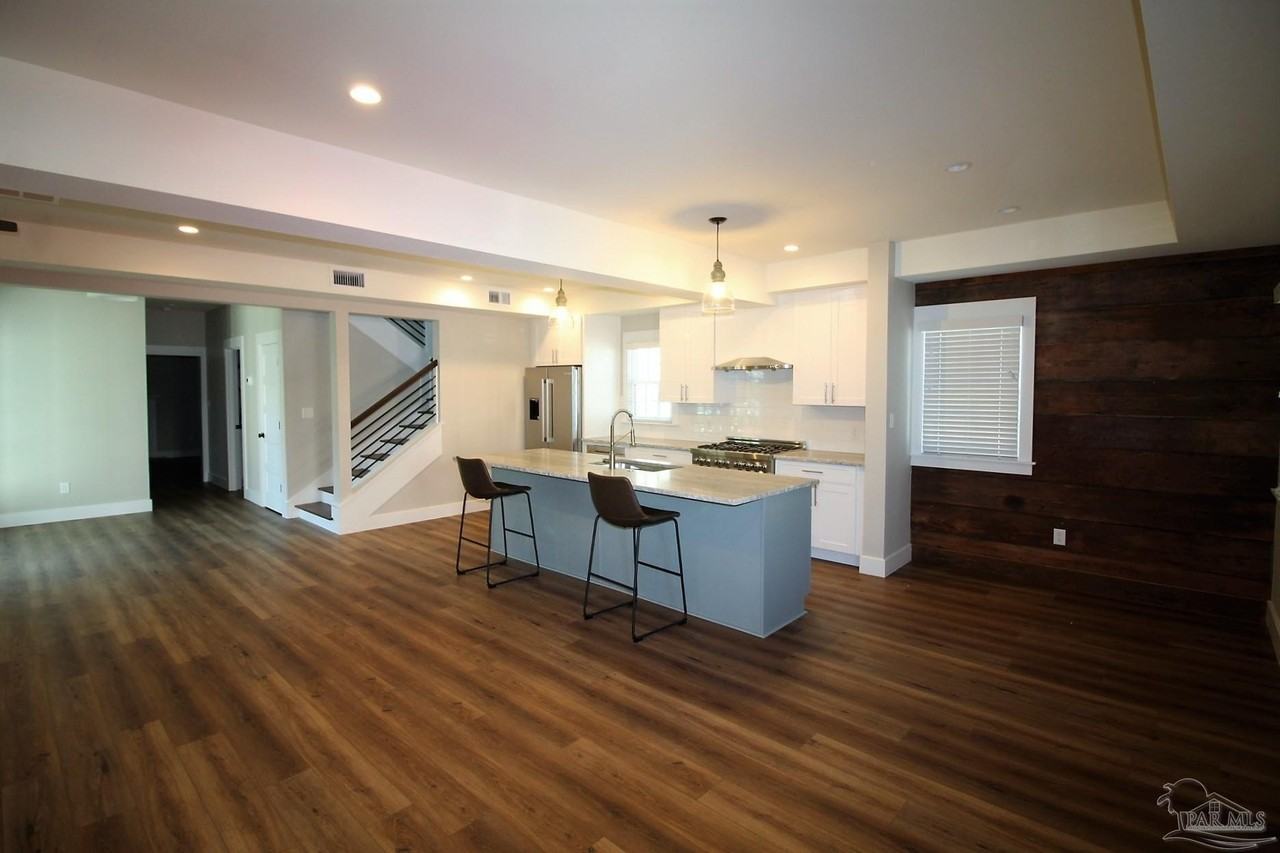 435 E Government St - Photo 5 of 30