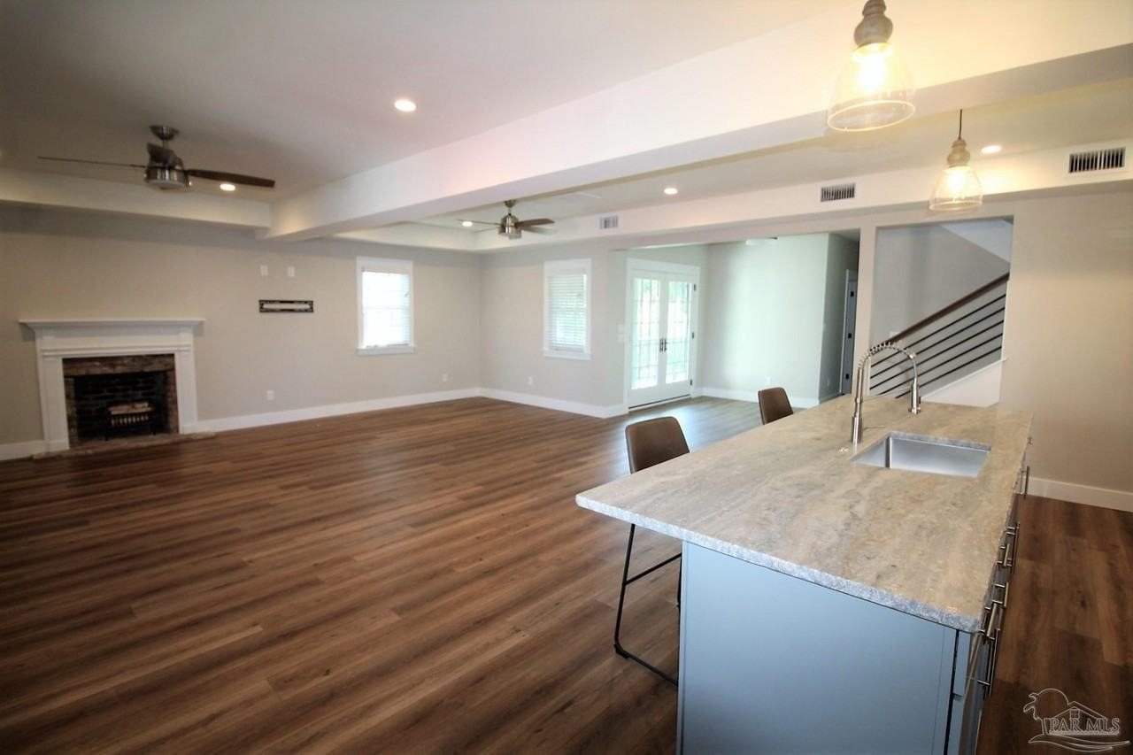 435 E Government St - Photo 7 of 30