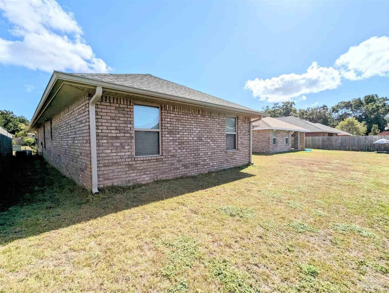 4411 Fiske St - Photo 6 of 28