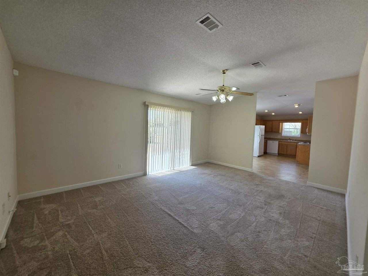 720 Buoy Dr - Photo 3 of 28