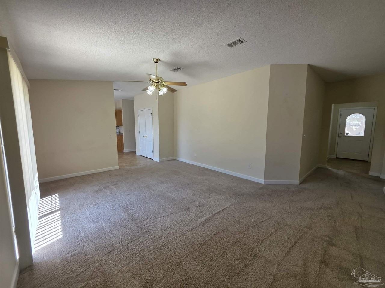 720 Buoy Dr - Photo 4 of 28