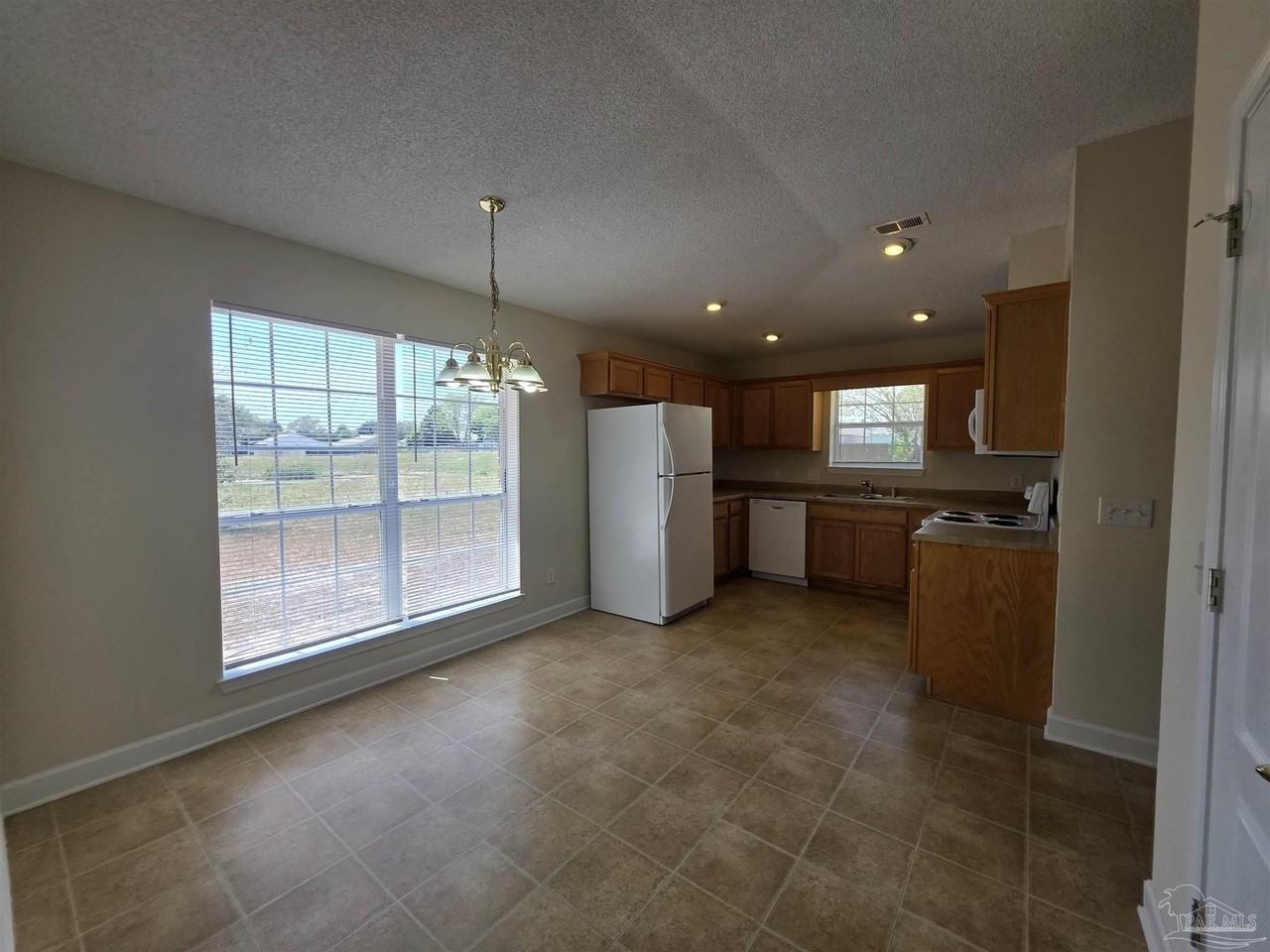 720 Buoy Dr - Photo 7 of 28