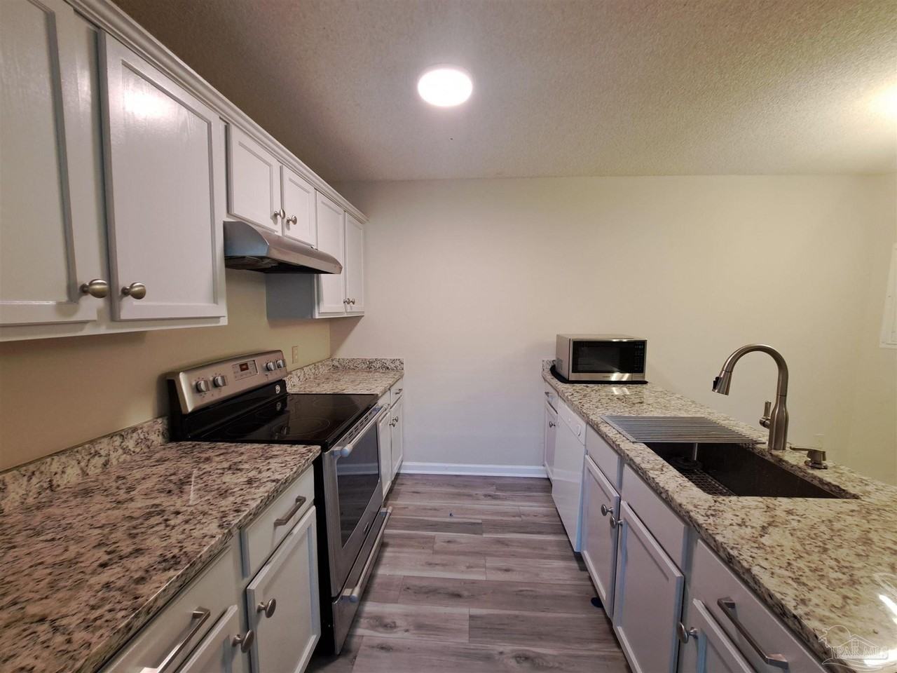 2301 W Michigan Ave Apt 21 - Photo 6 of 25