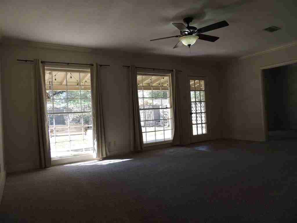 1305 Lawson Ave - Photo 3 of 30