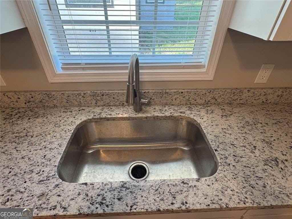 1431 Lorenzo Dr Sw - Photo 5 of 21