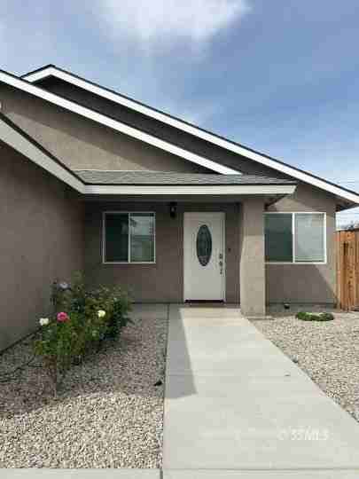 936 W Boston Ave - Photo 2 of 23