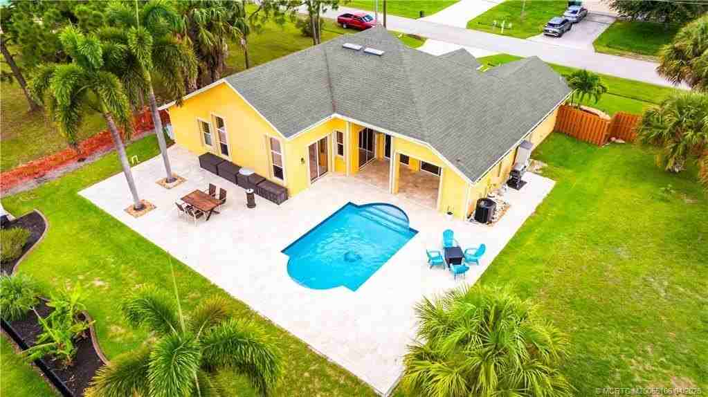 5936 Nw Brenda Cir - Photo 2 of 28