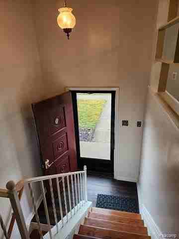 27592 Strathmoor Dr - Photo 2 of 31