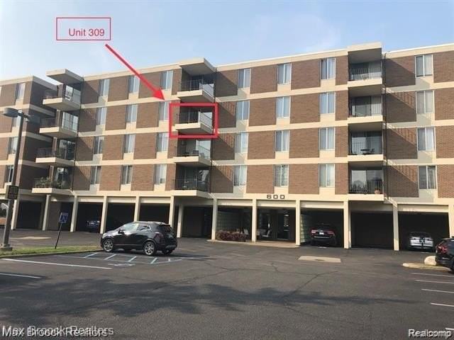 600 W Brown St #309 - Photo 2 of 32