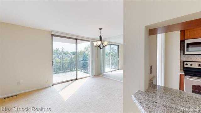 600 W Brown St #309 - Photo 7 of 32