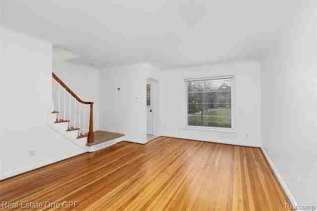 699 Saint Clair Ave #12 - Photo 3 of 18