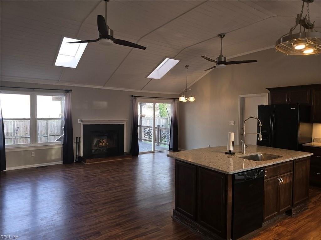 4563 Shoshone Ct - Photo 3 of 28