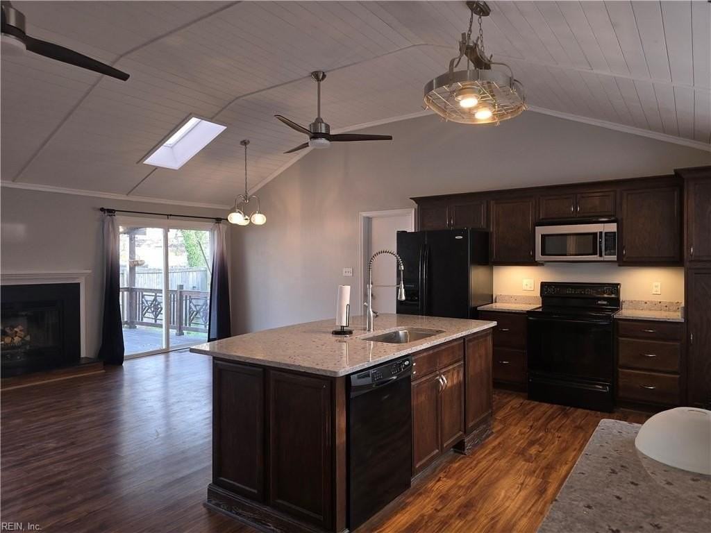 4563 Shoshone Ct - Photo 4 of 28