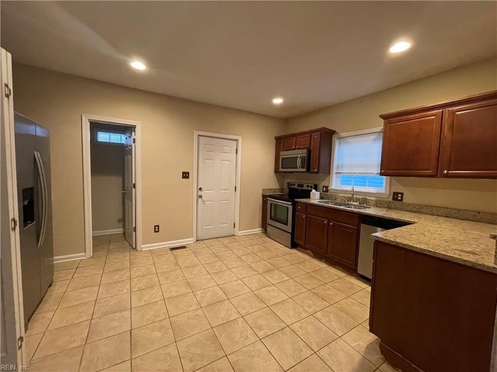 2806 Kimball Ter - Photo 6 of 29