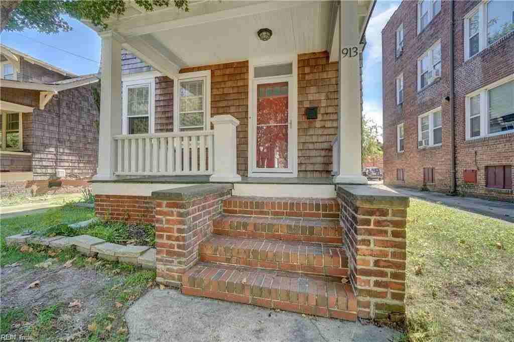 913 Harrington Ave - Photo 2 of 20