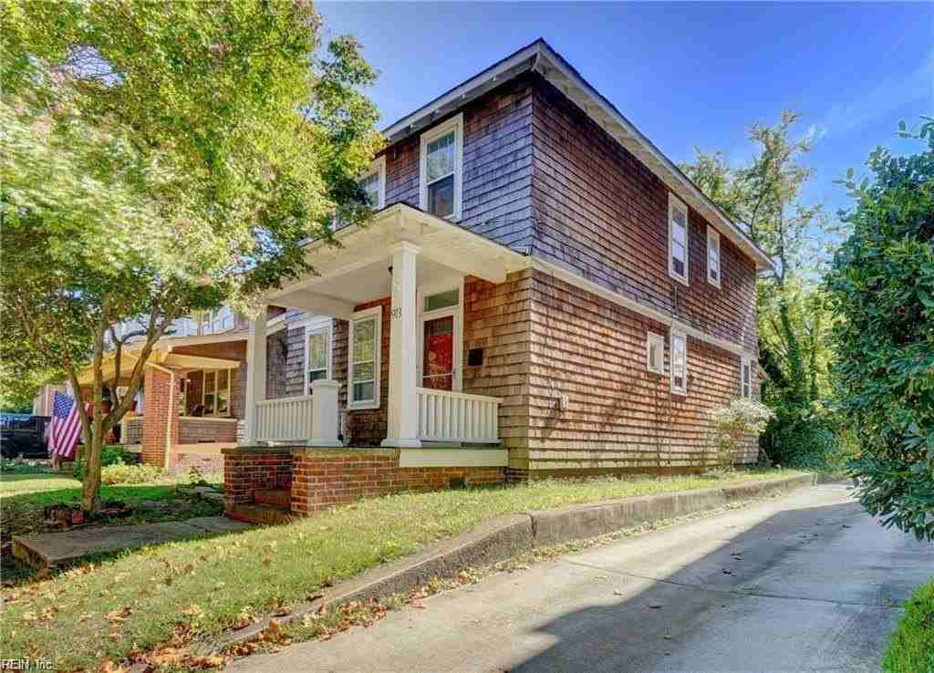 913 Harrington Ave - Photo 3 of 20