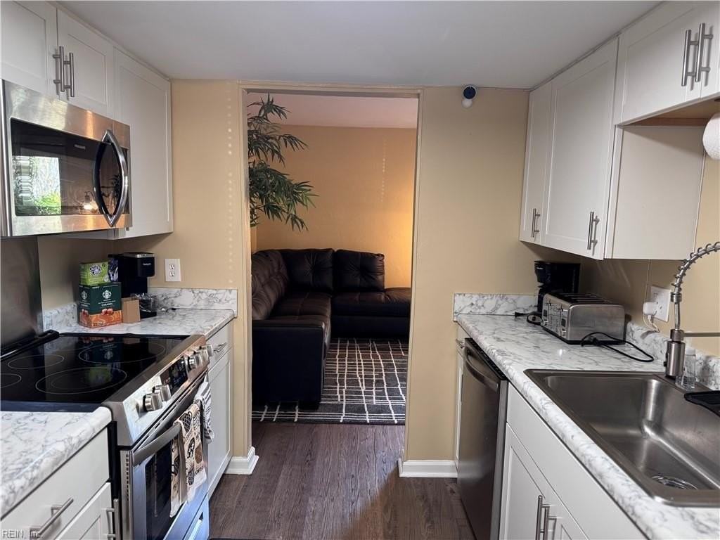 2638 King Ct - Photo 5 of 35