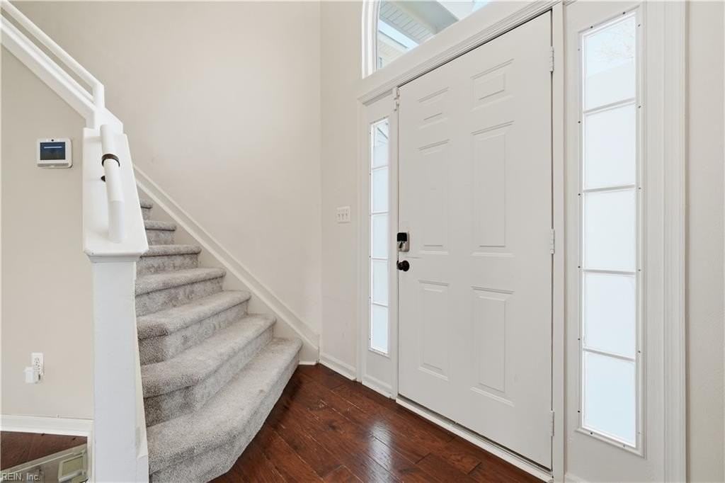 1721 Chestwood Dr - Photo 4 of 40