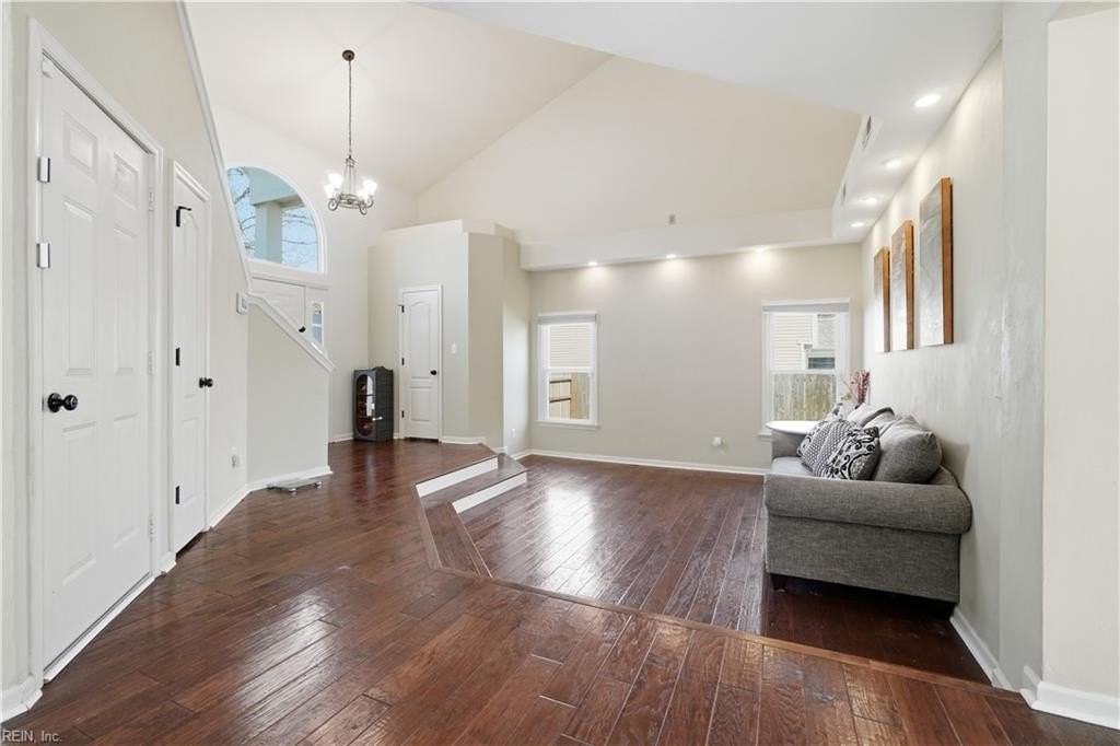 1721 Chestwood Dr - Photo 7 of 40