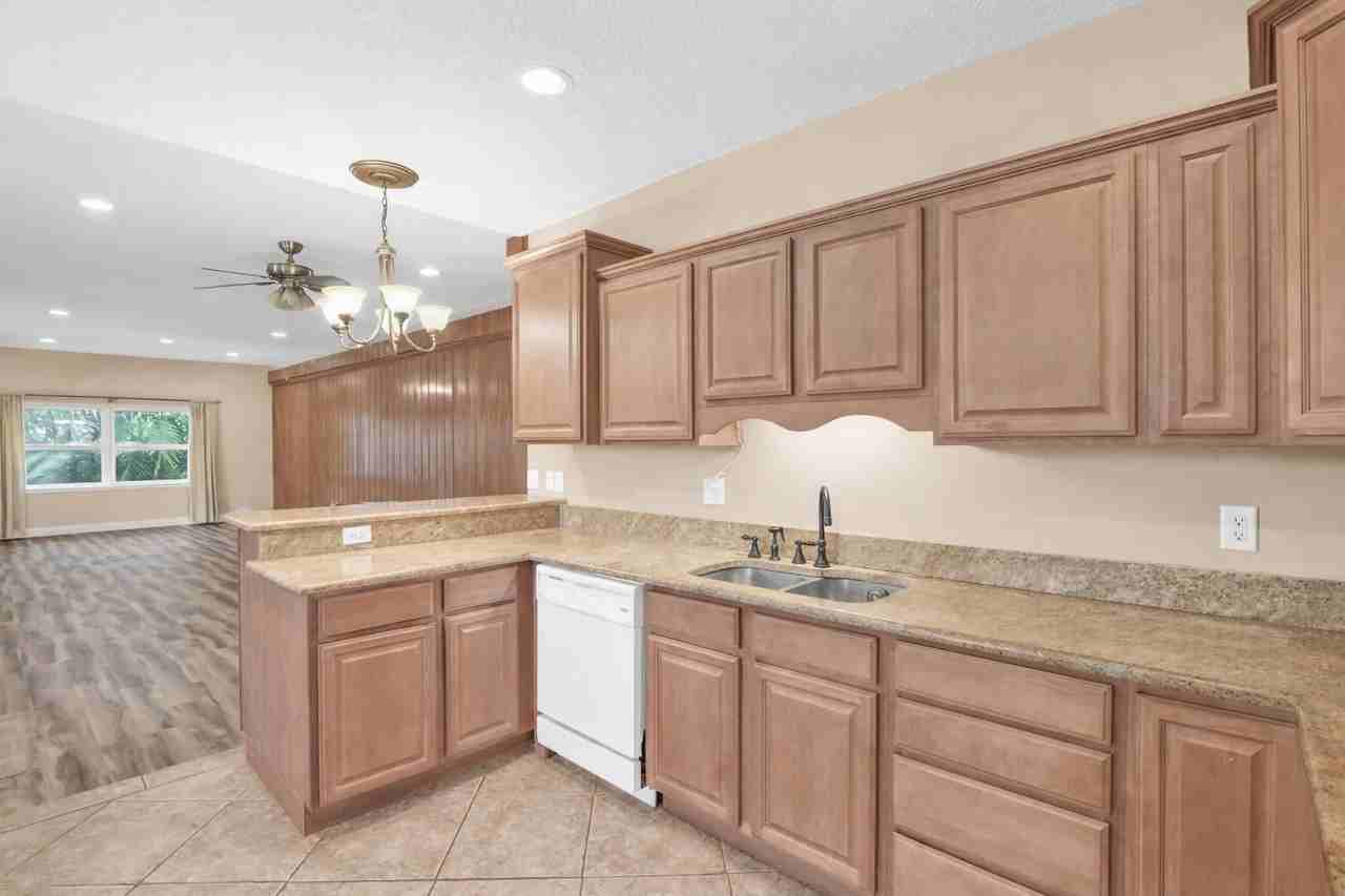 916 Roberts Rd - Photo 6 of 26