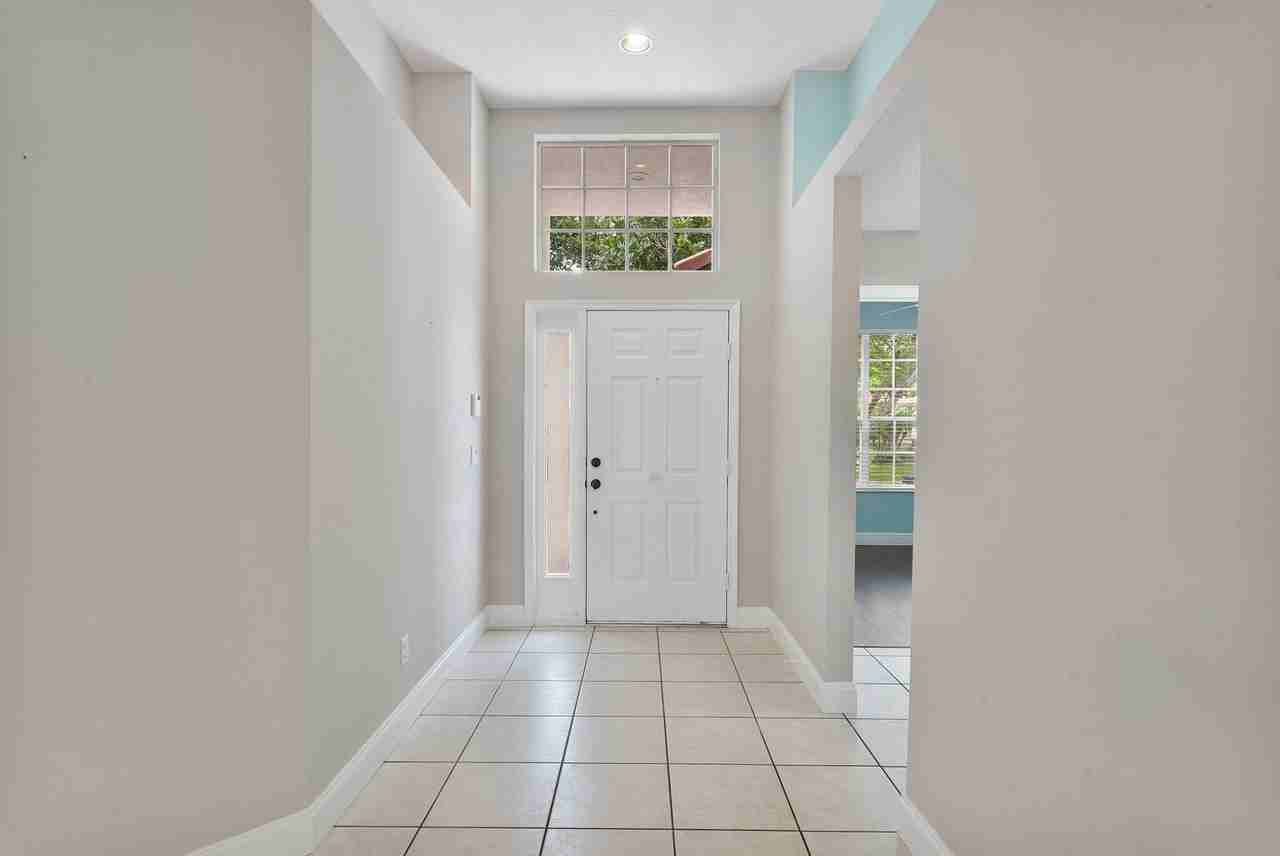 981 Delray Lakes Dr - Photo 6 of 50