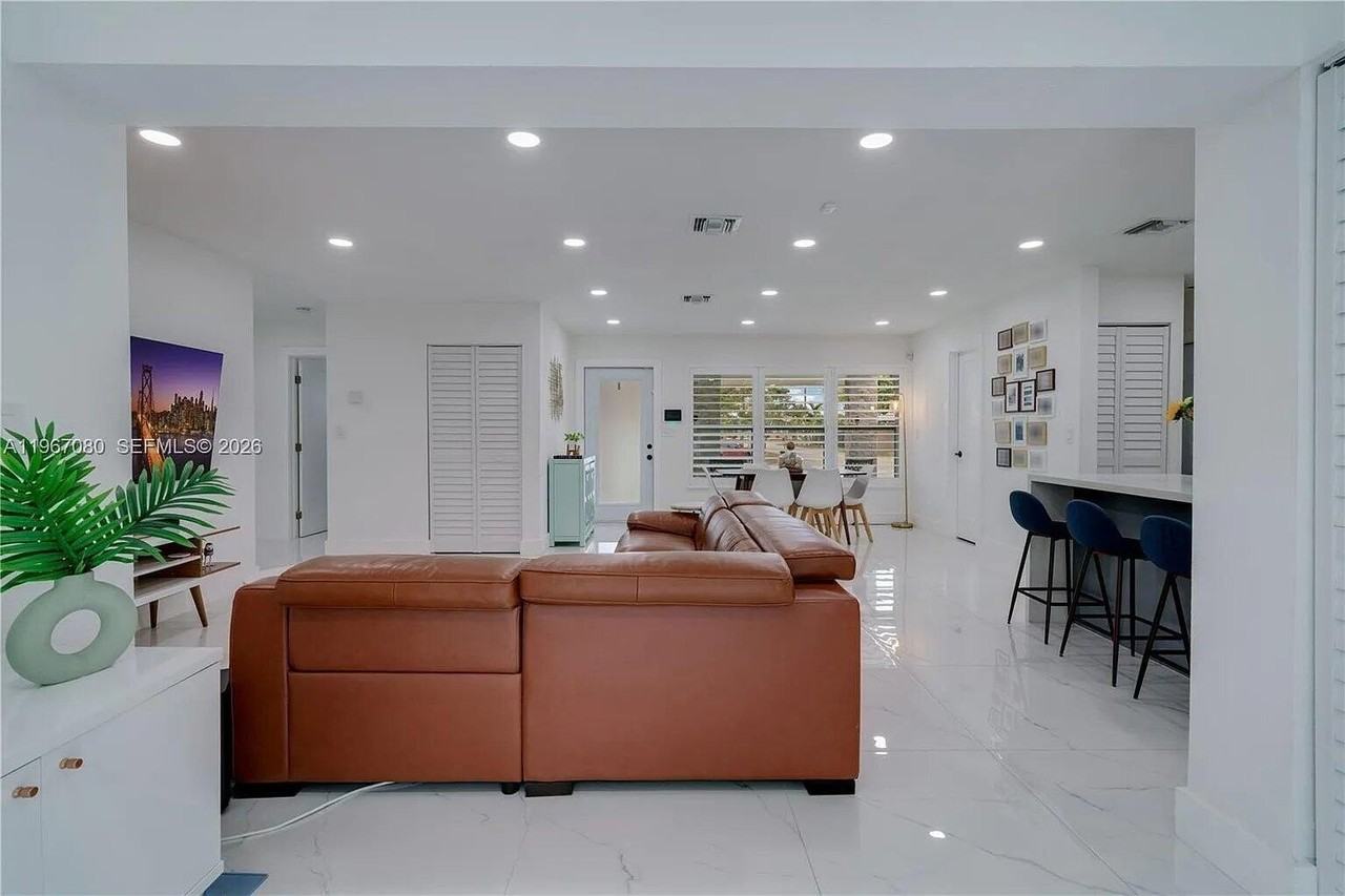 1401 Sw 94th Ave - Photo 4 of 26