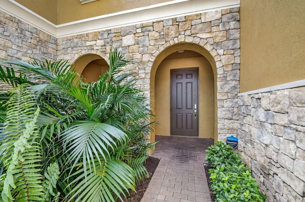 10457 Wellington Parc Dr - Photo 3 of 50