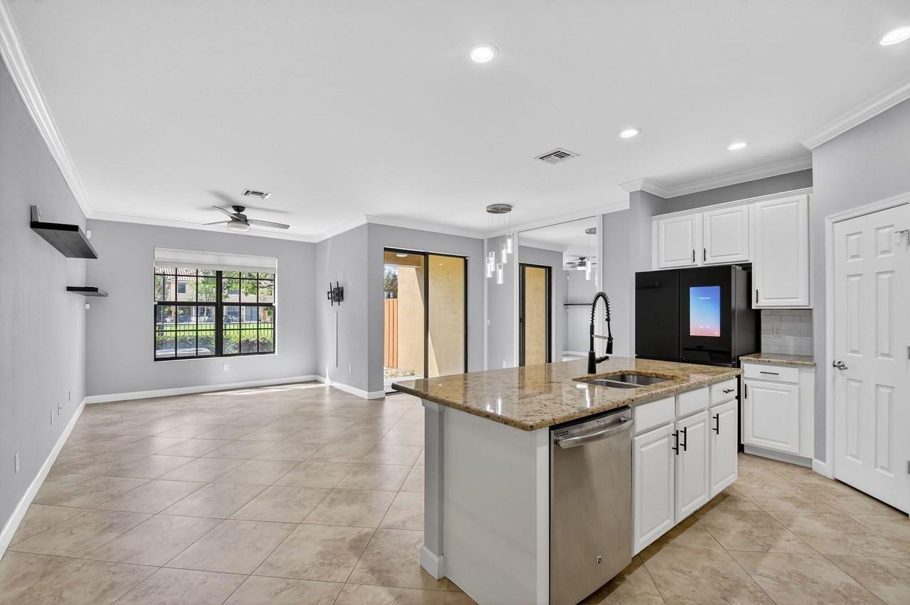 10457 Wellington Parc Dr - Photo 6 of 50