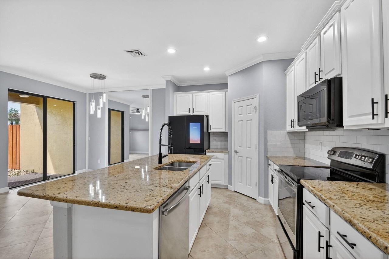 10457 Wellington Parc Dr - Photo 7 of 50