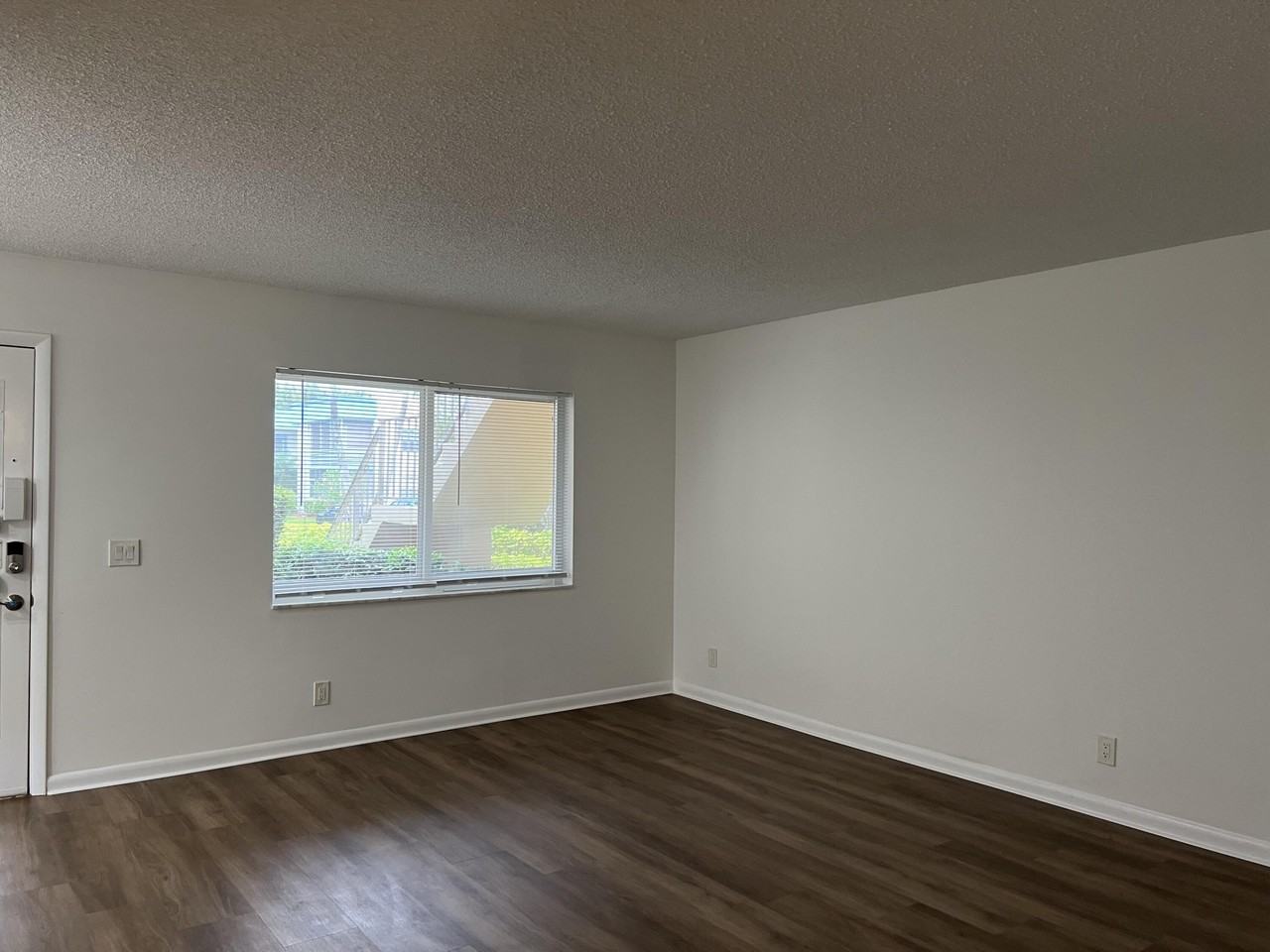 874 Flanders S - Photo 5 of 48