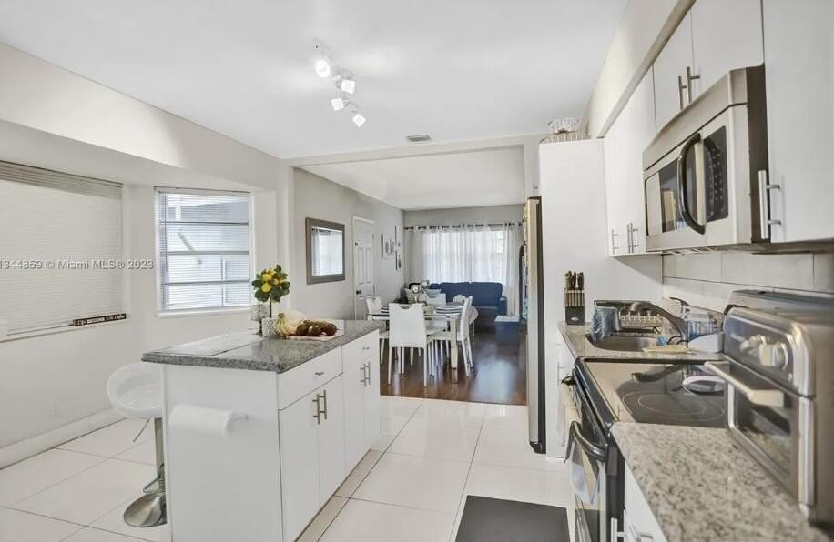 2552 Wiley St - Photo 6 of 17