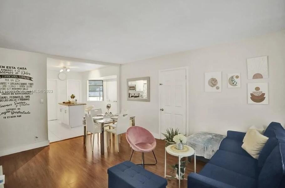 2552 Wiley St - Photo 7 of 17