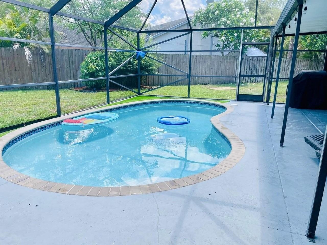 1317 Periwinkle Pl - Photo 2 of 25